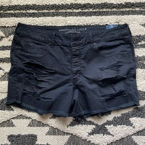 NWT BLACK AE TOMGIRL SHORTS